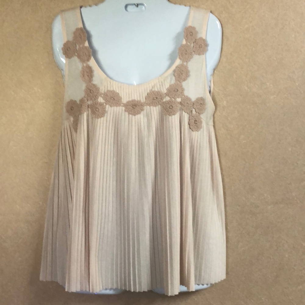 Soft lightweight top